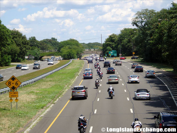 Southern State Parkway traffic looking East from Carmans Road Bridge, South Farmingdale