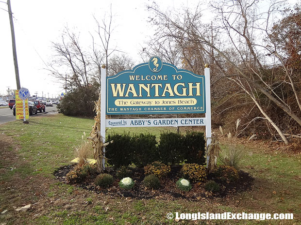 Wantagh Welcome Sign