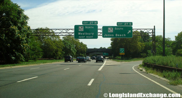 Wantagh State Parkway Eastbound entrance from Southern State Parkway, North Bellmore