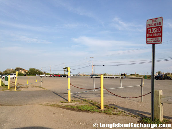 Entrance to Oak Beach