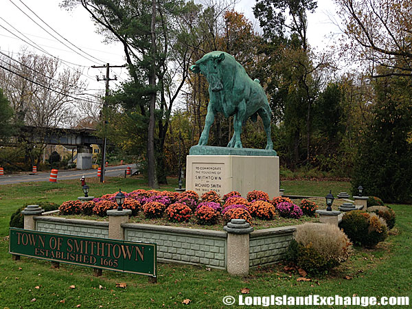 Smithtown Bull Statue