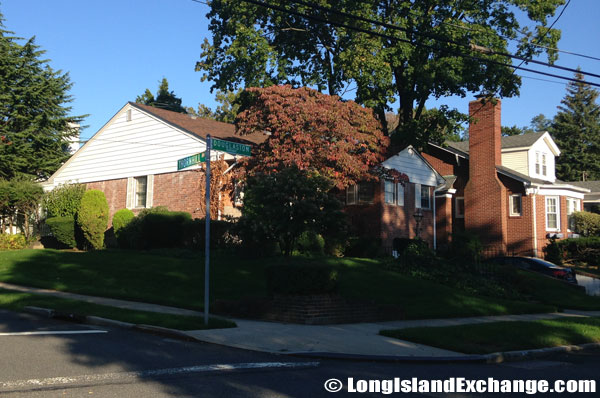 Thornhill Avenue and Douglaston Parkway