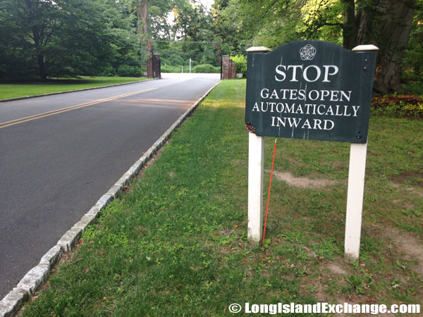 Gates Open Automatically