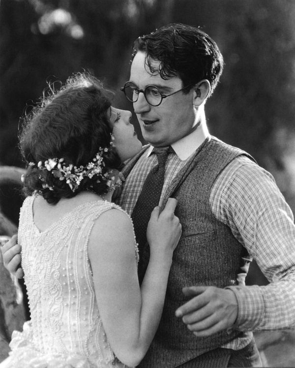 Jobyna Ralston_Harold Lloyd in Girl Shy credit Pathe Pictures