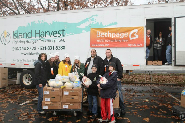 Bethpage Turkey Drive Photo 2 group photo IMG_2071
