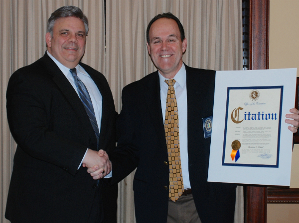 (From l-r) 2016 NSWCA Pres Raymond Averna presents award to 2015 NSWCA P